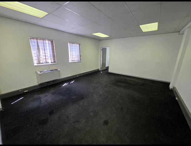 550M² WAREHOUSE TO LET IN STORMILL